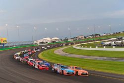 Start: Kyle Busch, Joe Gibbs Racing Toyota leads