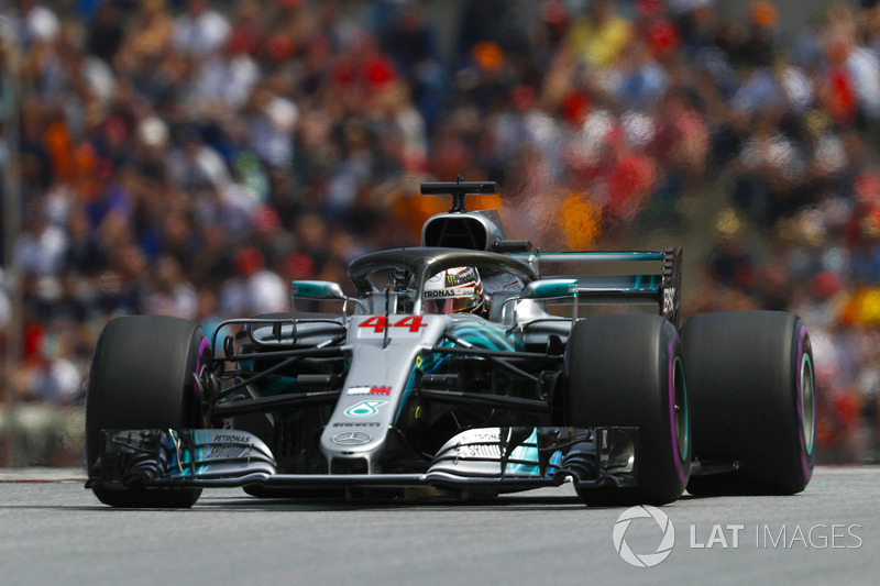 2: Lewis Hamilton, Mercedes AMG F1 W09, 1'03.149