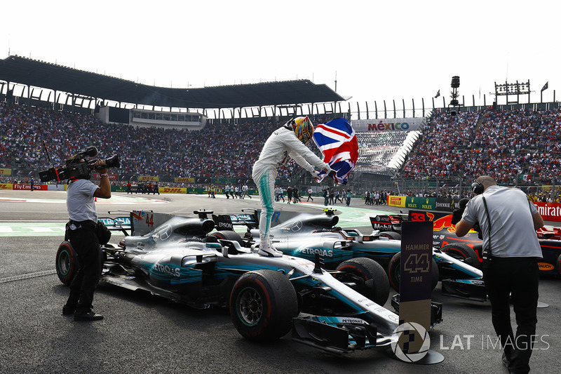 2017 World Champion Lewis Hamilton, Mercedes AMG F1