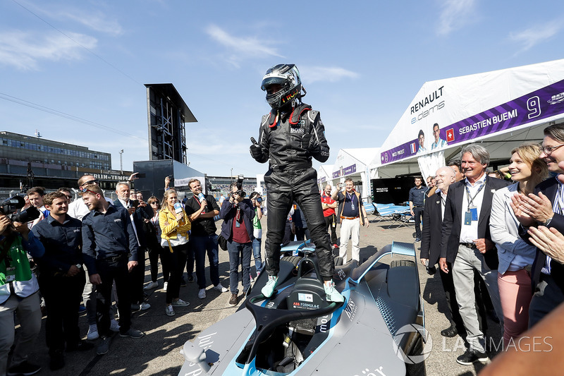 Nico Rosberg, pascauji coba mobil baru Formula E