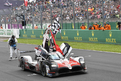 Ganadores #8 Toyota Gazoo Racing Toyota TS050: Sébastien Buemi, Kazuki Nakajima, Fernando Alonso