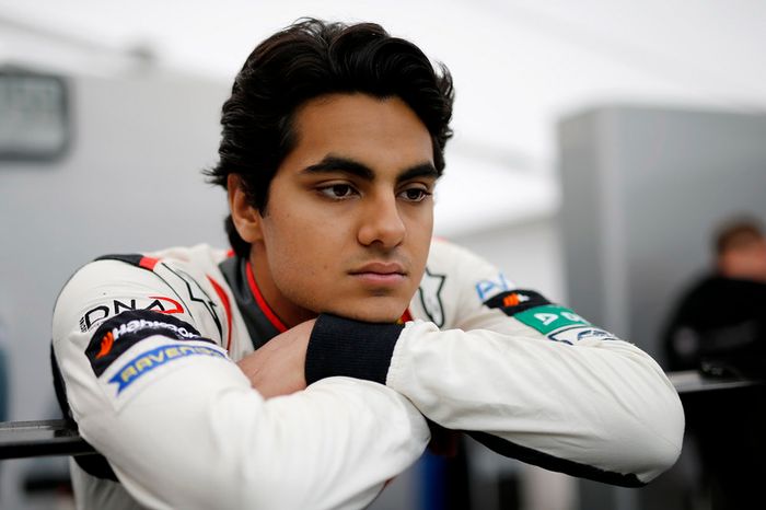 Enaam Ahmed, Hitech Bullfrog GP Dallara F317 - Mercedes-Benz