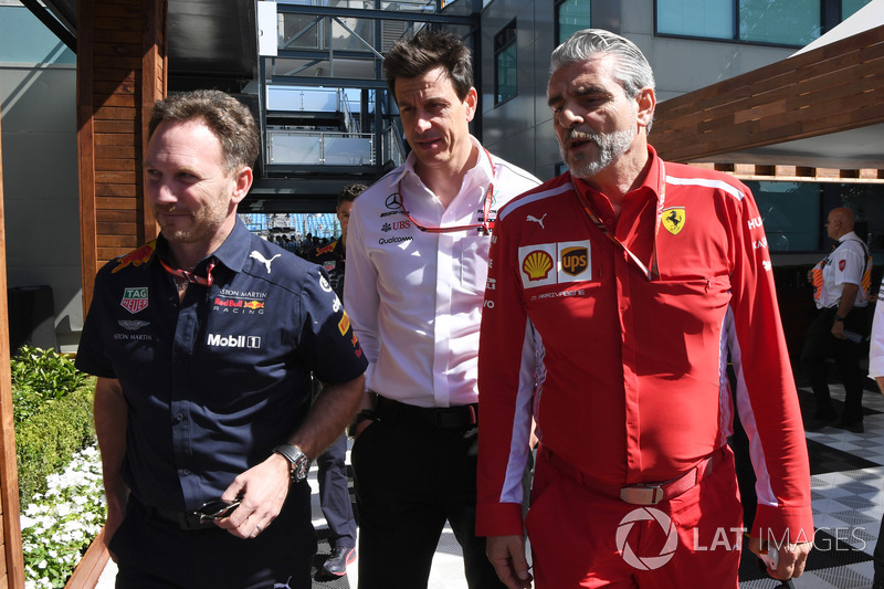 Christian Horner, director del equipo Red Bull Racing, Toto Wolff, director de Motorsport de Mercedes AMG F1 y Maurizio Arrivabene, director del equipo de Ferrari