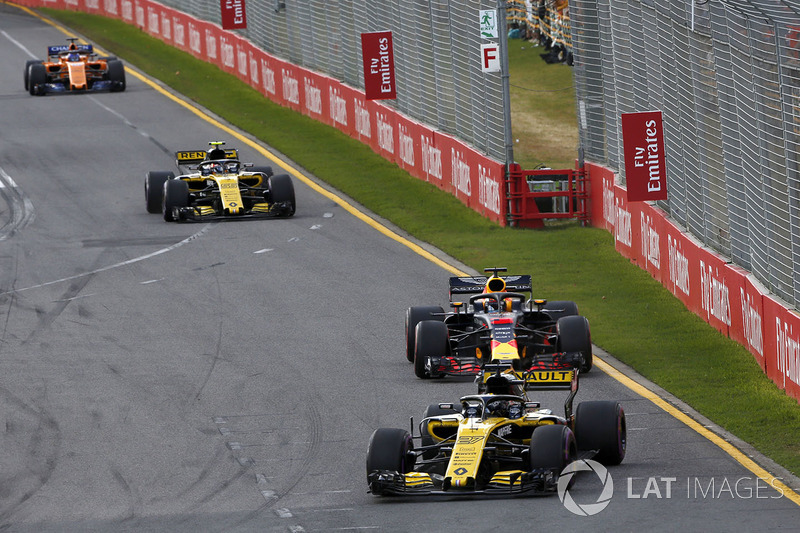 Nico Hulkenberg, Renault Sport F1 Team R.S. 18 y Daniel Ricciardo, Red Bull Racing RB14