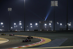 П'єр Гаслі, Toro Rosso STR13 Honda, Кевін Магнуссен, Haas F1 Team VF-18 Ferrari, Естебан Окон, Force