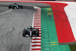 Lewis Hamilton, Mercedes AMG F1 W09, Valtteri Bottas, Mercedes AMG F1 W09
