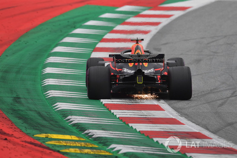Daniel Ricciardo, Red Bull Racing RB14 sparks