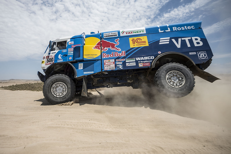 #500 Team Kamaz Master: Eduard Nikolaev, Evgeny Yakovlev, Vladimir Rybakov
