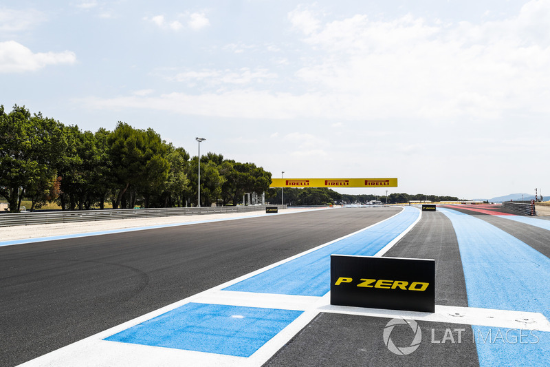 Insegna Pirelli