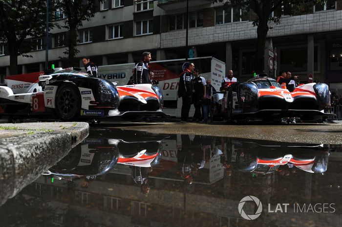 #7 Toyota Gazoo Racing Toyota TS050: Mike Conway, Kamui Kobayashi, Jose Maria Lopez, #8 Toyota Gazoo Racing Toyota TS050: Sébastien Buemi, Kazuki Nakajima, Fernando Alonso