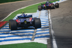 Brendon Hartley, Toro Rosso STR13, leads Pierre Gasly, Toro Rosso STR13