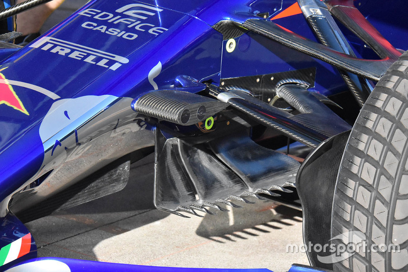 Scuderia Toro Rosso STR13 bodywork detail