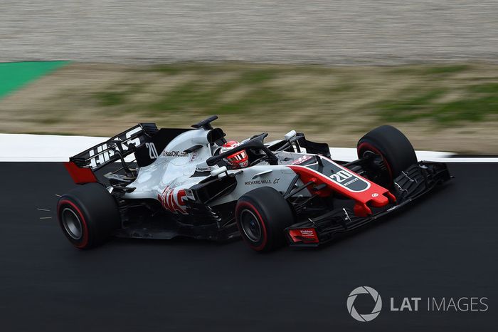 6º Kevin Magnussen, Haas F1 Team VF-18: 1:18.360 (Superblandos)
