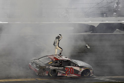 Erik Jones, Joe Gibbs Racing, Toyota Camry buyatoyota.com wins