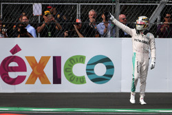 Le vainqueur Lewis Hamilton, Mercedes AMG F1