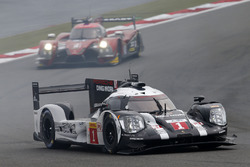 #1 Porsche Team Porsche 919 Hybrid: Timo Bernhard, Mark Webber, Brendon Hartley