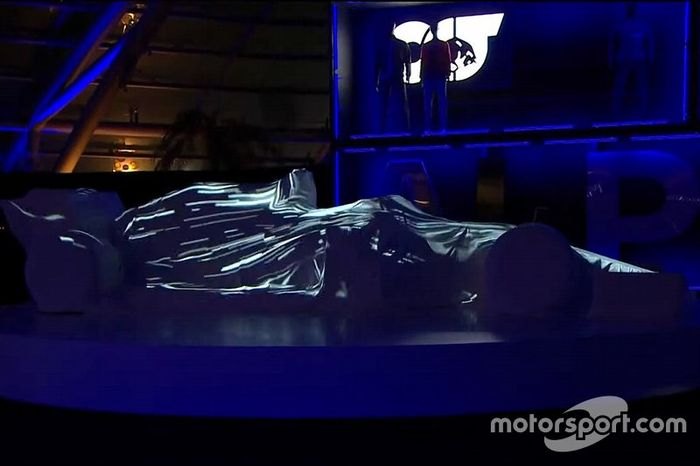 Carro da AlphaTauri coberto