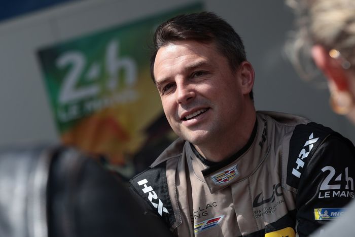 #38 Cadillac Hertz Team Jota Cadillac V-Series.R: Earl Bamber