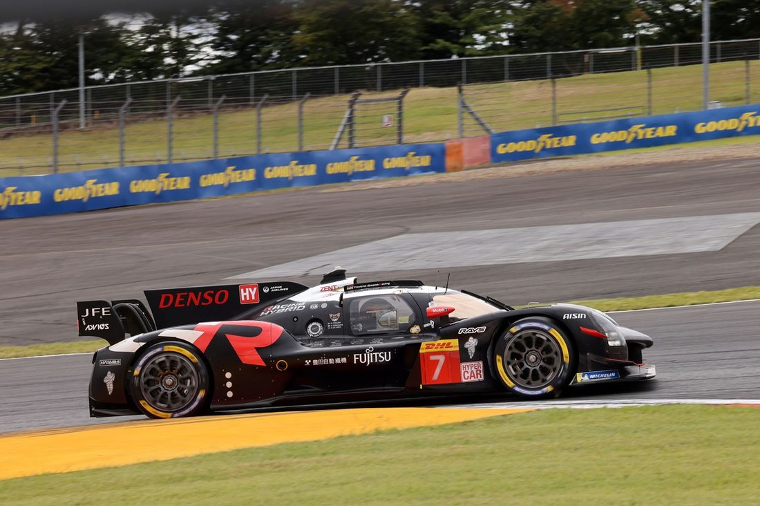 #7 Toyota Gazoo Racing Toyota GR010 - Híbrido: Mike Conway, Kamui Kobayashi, Nyck de Vries