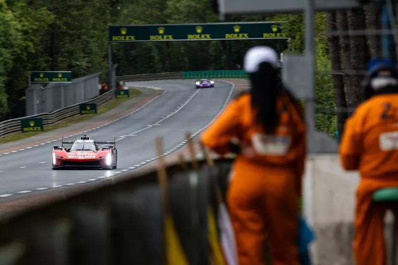 #311 Whelen Cadillac Racing Cadillac V-SeriesR : Pipo Derani, Jack Aitken, Felipe Drugovich