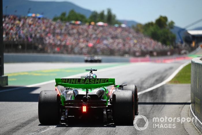 Valtteri Bottas, Stake F1 Team Kick Sauber C44, sale de boxes