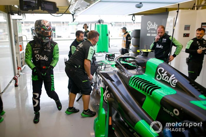 Zhou Guanyu, Stake F1 Team KICK Sauber 