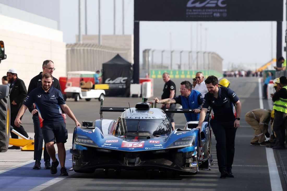 #35 Alpine Endurance Team Alpine A424: Paul-Loup Chatin, Ferdinand Habsburg, Charles Milesi