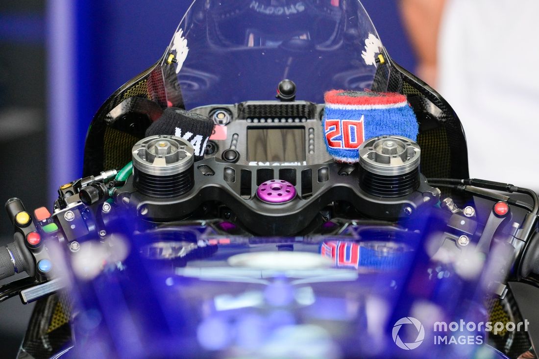 Szczegóły motocykla Yamaha Factory Racing