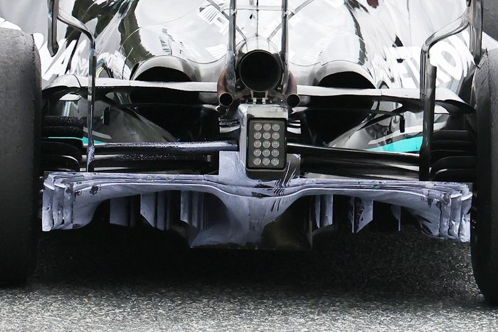 Detalle del difusor del Mercedes W12 con parafina