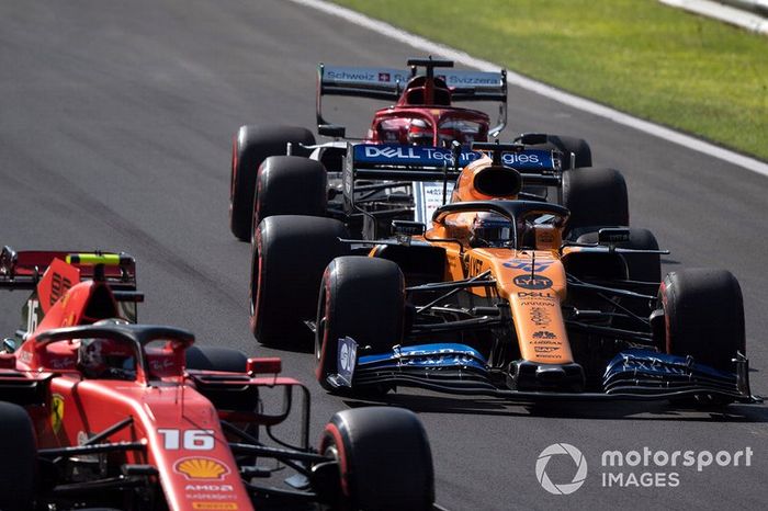 Charles Leclerc, Ferrari SF90, Carlos Sainz Jr., McLaren MCL34 y Kimi Raikkonen, Alfa Romeo Racing C38