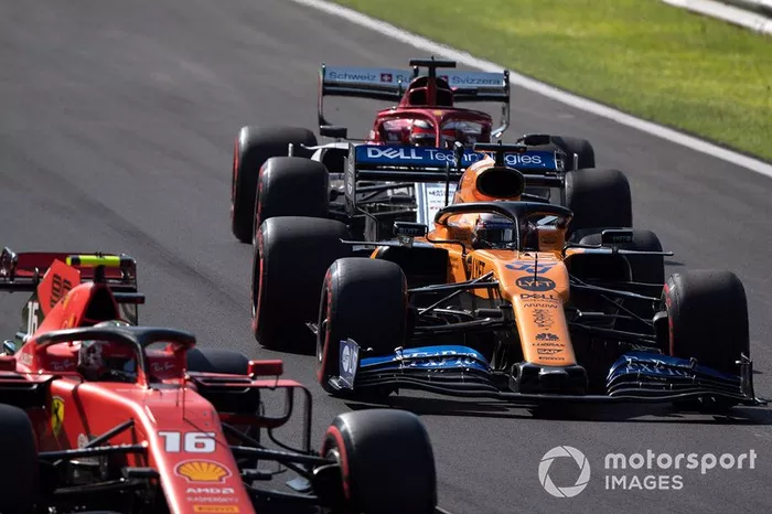 Charles Leclerc, Ferrari SF90, Carlos Sainz Jr., McLaren MCL34 y Kimi Raikkonen, Alfa Romeo Racing C38