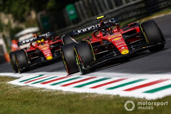 Carlos Sainz, Ferrari SF-23, Charles Leclerc, Ferrari SF-23