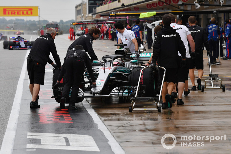 A Hamilton se le pide que vaya más tranquilo al entrar en el pitlane