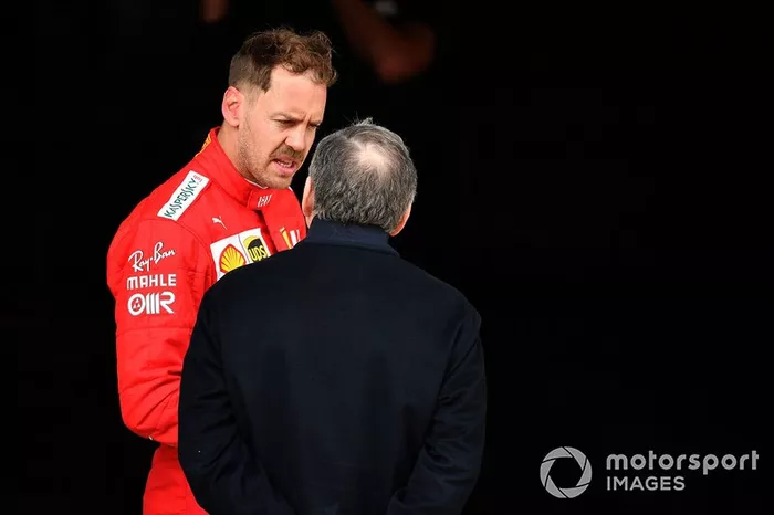 Sebastian Vettel, Ferrari, habla con Jean Todt, Presidente, FIA