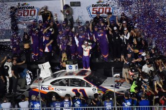#11: Denny Hamlin, Joe Gibbs Racing, Toyota Camry FedEx Express celebrates his win