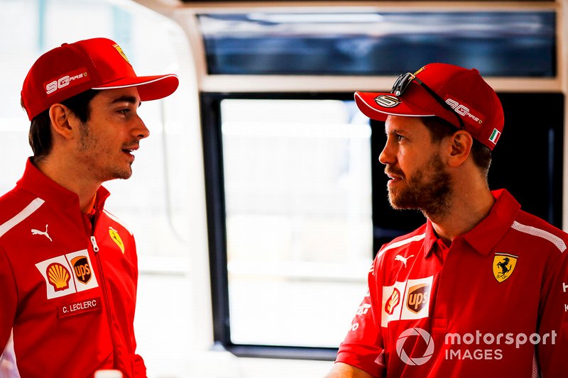Sebastian Vettel, Ferrari e Charles Leclerc, Ferrari, si dirigono verso l'evento a Federation Square