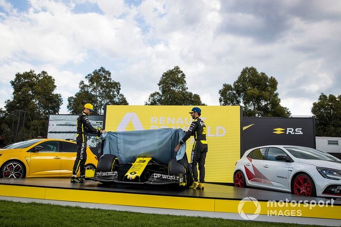 Esteban Ocon, Renault F1 y Daniel Ricciardo, Renault F1 con su Renault F1 Team R.S.20 