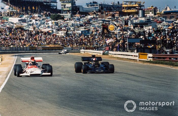 Helmut Marko, BRM P153 y Dave Walker, Lotus 72D Ford