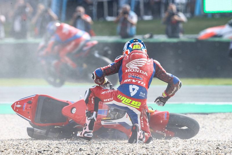 Alvaro Bautista, Team HRC crash