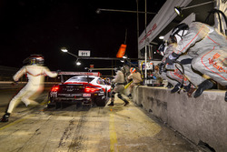 #911 Porsche Team North America, Porsche 911 RSR: Patrick Pilet, Dirk Werner, Frédéric Makowiecki