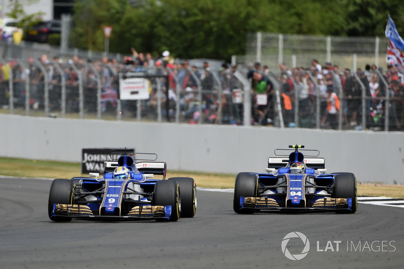 Marcus Ericsson, Sauber C36 and Pascal Wehrlein, Sauber C36