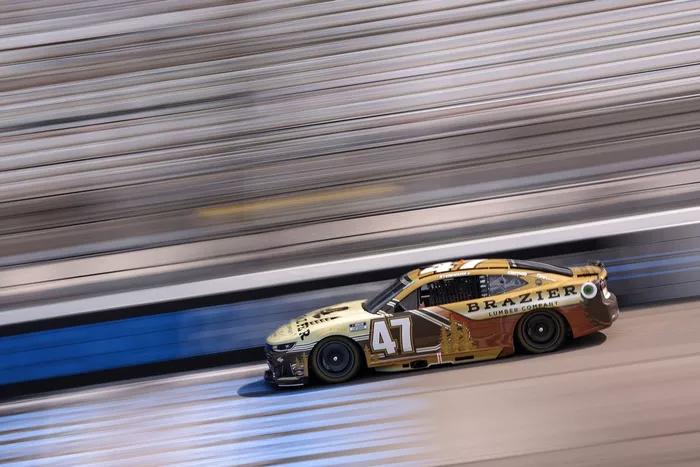 Ricky Stenhouse Jr., HYAK Motorsports