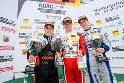 Podio: il vincitore Mick Schumacher, Prema Powerteam; 2. Joseph Mawson, Van Amersfoort Racing; 3. M