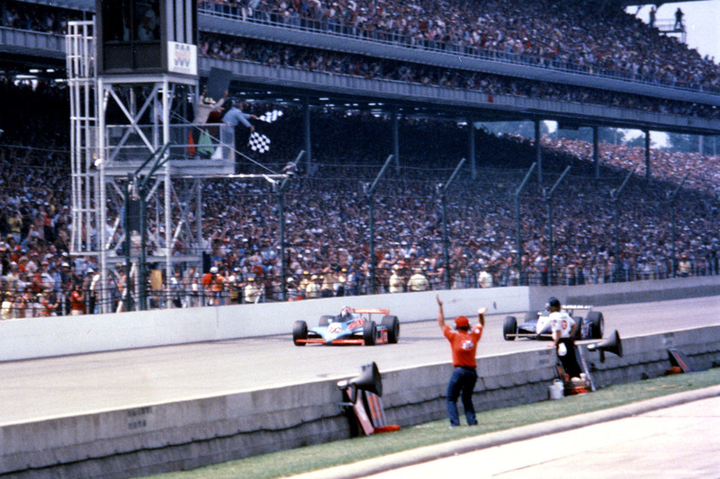 Foto-Finish: 1. Gordon Johncock, Patrick Racing, Wildcat-Cosworth, 2. Rick Mears, Penske Racing, Penske-Cosworth