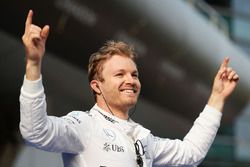 Le vainqueur Nico Rosberg, Mercedes AMG F1 Team dans le Parc Fermé