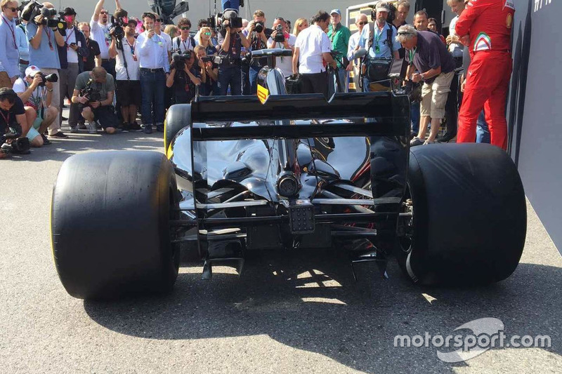 Pirelli F1 showcar, retro