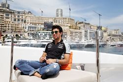 Sergio Pérez, Sahara Force India F1 en el yate de Hype Energy Drink Mónaco