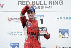 Подіум: переможець гонки Орельєн Панис, Arden Motorsport