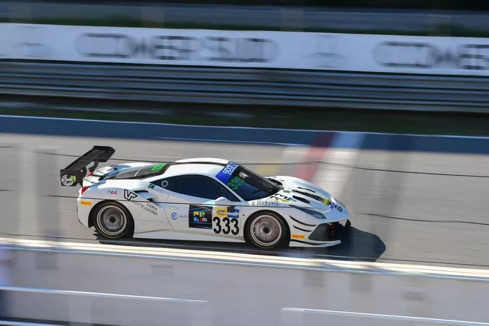 #333 SR&R, Ferrari 488 Challenge Evo: Samuele Buttarelli, Lorenzo Cossu, Alessio Bacci