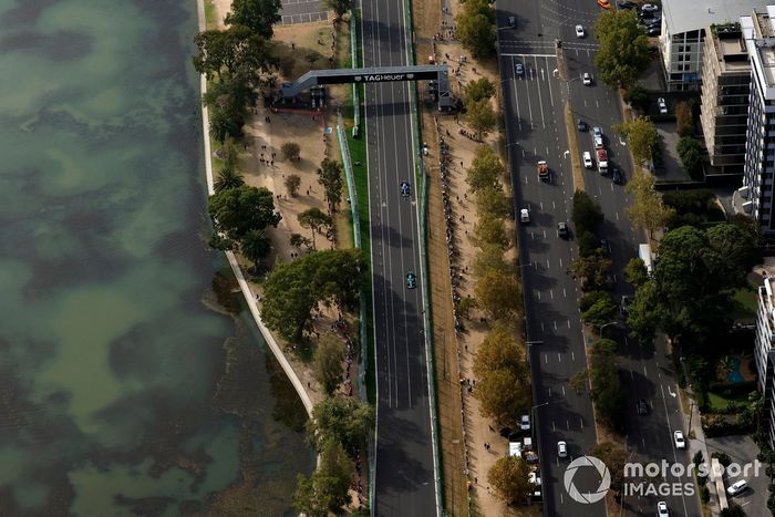 Fernando Alonso, Aston Martin Racing, Carlos Sainz, Williams